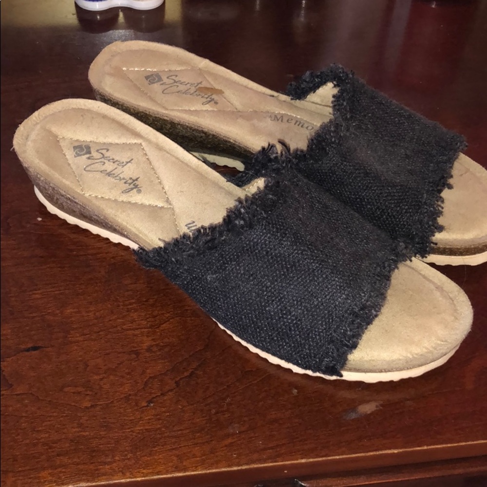 Black Small Wedge Sandals